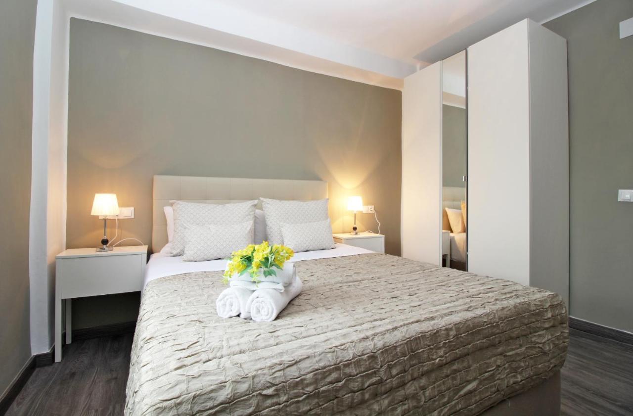 Del Parque Flats - San Millan Apartment Малага Екстериор снимка